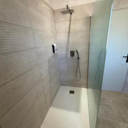 B&B La Parenthese Mediterraneenne 라시오타