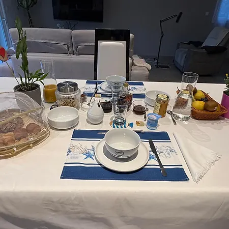 Alojamento de Acomodação e Pequeno-almoço La Parenthese Mediterraneenne 3*